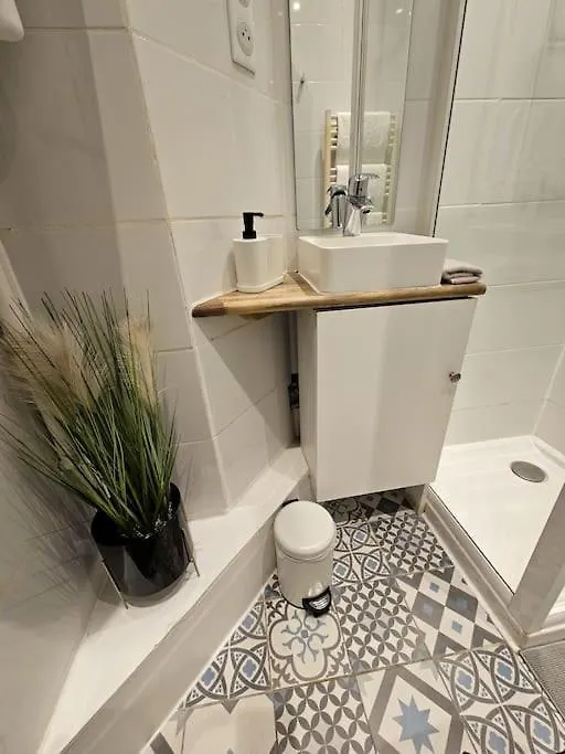 French Luxury Paris Apartment 0*,